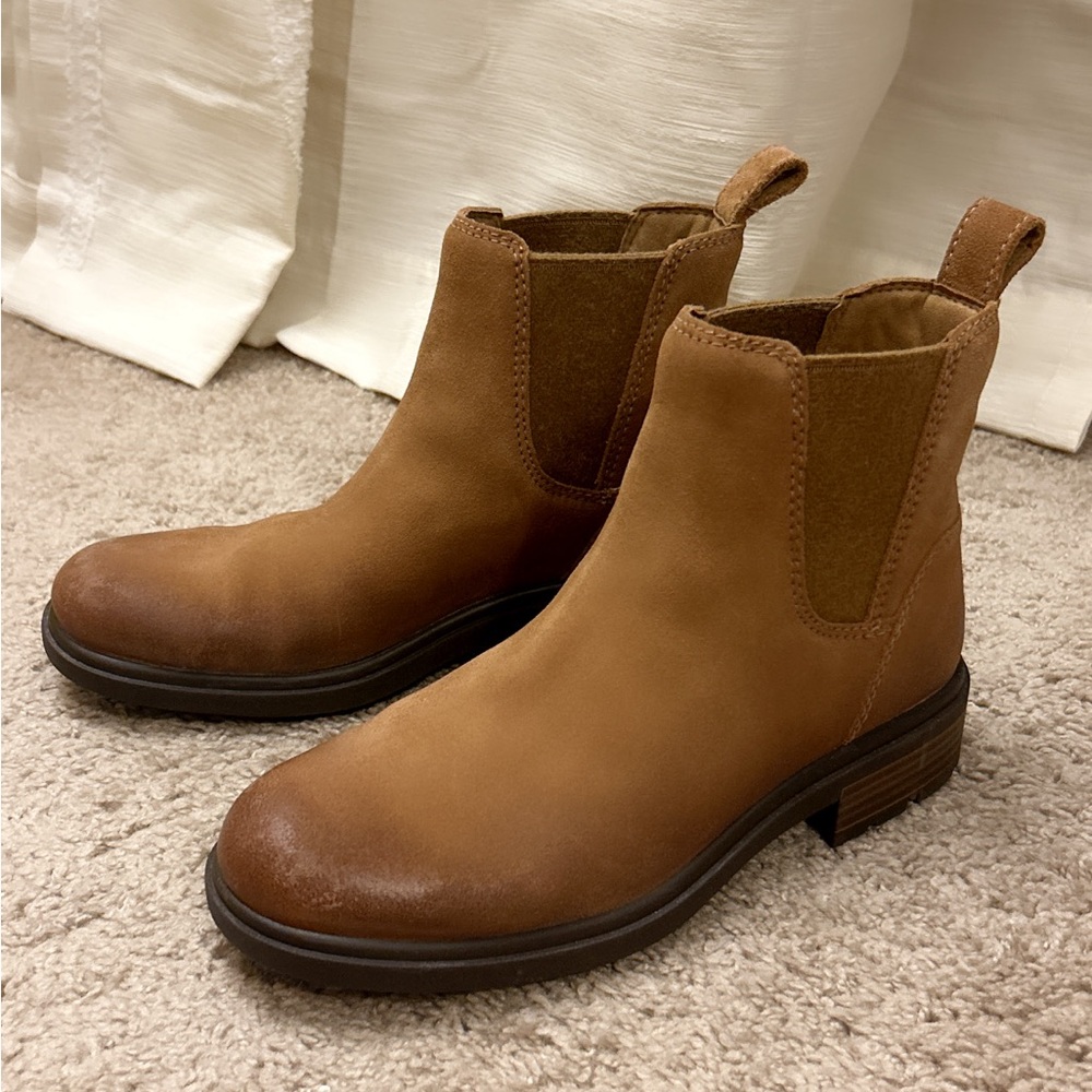 UGG Harrison Chelsea Boot